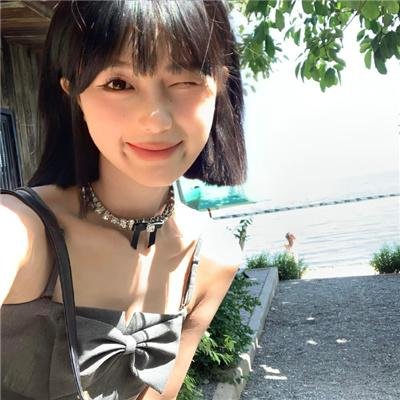 尾随封面
