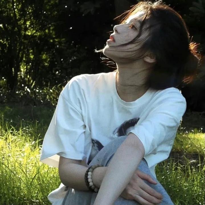 眼里余光都是你